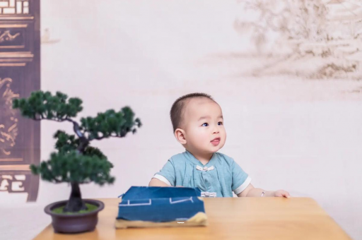 孝义三个月宝宝抬头不稳